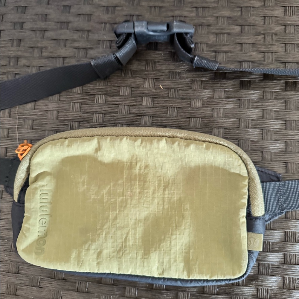Lululemon Belt bag